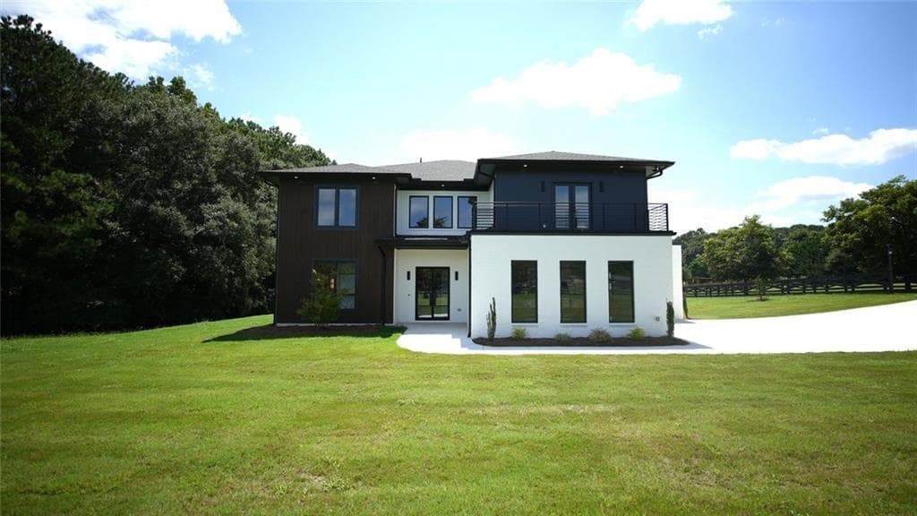 4 bedroom, 5 bathroom, 4,712 sq ft single family residence for sale at 3295 Kelly Glen Court, Dacula, GA 30019 — photo 2