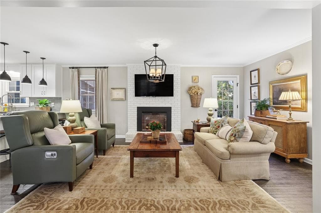 3 bedroom, 2 bathroom, 2,050 sq ft single family residence for sale at 3036 Haverford Lane, Marietta, GA 30067 — photo 2
