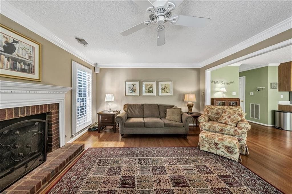4 bedroom, 3 bathroom, 2,519 sq ft single family residence for sale at 3012 Tallowood Drive, Marietta, GA 30064 — photo 4