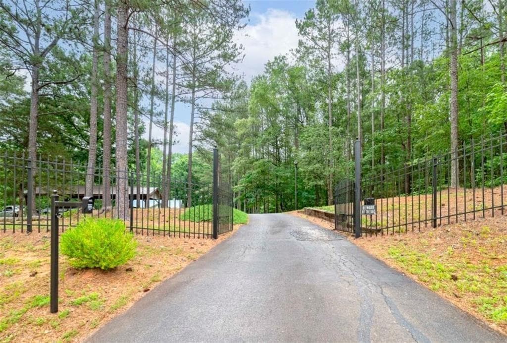 3 bedroom, 3 bathroom, 2,652 sq ft single family residence for sale at 1145 Jackson Lake Road, Jackson, GA 30233 — photo 4