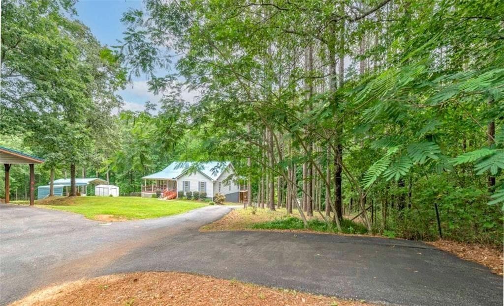 3 bedroom, 3 bathroom, 2,652 sq ft single family residence for sale at 1145 Jackson Lake Road, Jackson, GA 30233 — photo 5