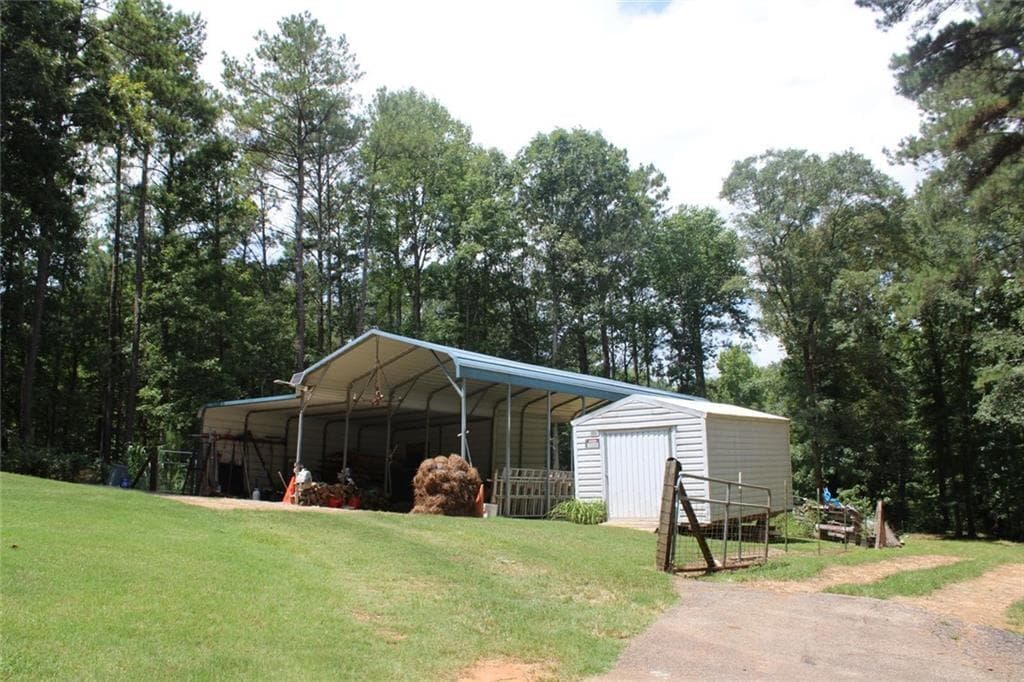 3 bedroom, 3 bathroom, 2,652 sq ft single family residence for sale at 1145 Jackson Lake Road, Jackson, GA 30233 — photo 10