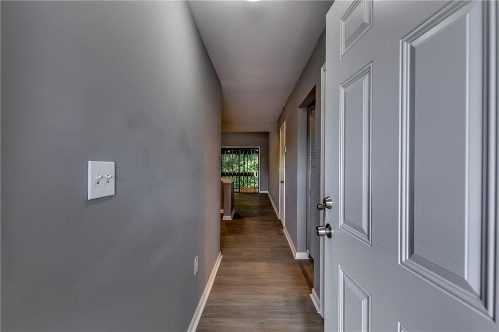 2 bedroom, 1 bathroom, 1,116 sq ft condominium for sale at 3281 Blazing Pine Knoll B, Decatur, GA 30034 — photo 2