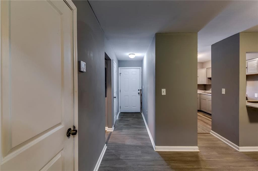 2 bedroom, 1 bathroom, 1,116 sq ft condominium for sale at 3281 Blazing Pine Knoll B, Decatur, GA 30034 — photo 3