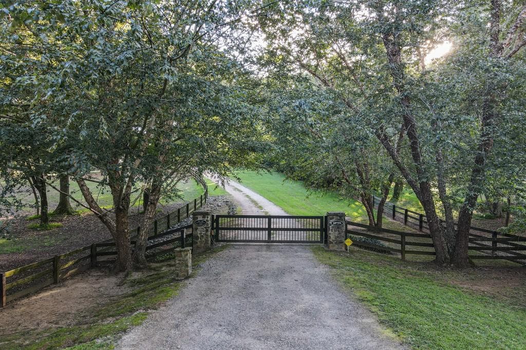 7 bedroom, 8 bathroom, 8,761 sq ft single family residence for sale at 683 Duck Thurmond Road, Dawsonville, GA 30534 — photo 3