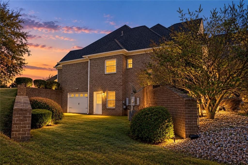 6 bedroom, 5 bathroom, 6,074 sq ft single family residence for sale at 501 Smithson Crossing, Mcdonough, GA 30252 — photo 4