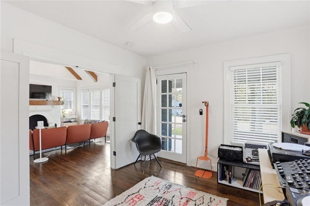 4 bedroom, 2 bathroom, 1,722 sq ft single family residence for sale at 2133 Cascade Road, Atlanta, GA 30311 — photo 5