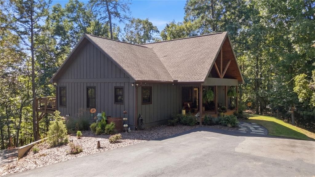 3 bedroom, 3 bathroom, 3,252 sq ft single family residence for sale at 446 Old Village Road, Sautee Nacoochee, GA 30571 — photo 8
