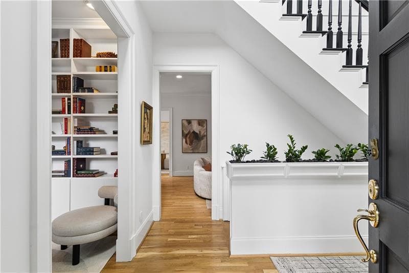4 bedroom, 3 bathroom, 3,010 sq ft single family residence for sale at 317 Beverly Road, Atlanta, GA 30309 — photo 4