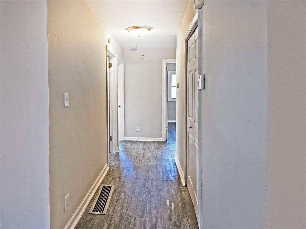 3 bedroom, 2 bathroom, 1,100 sq ft single family residence for sale at 2332 Baywood Drive, Atlanta, GA 30315 — photo 10