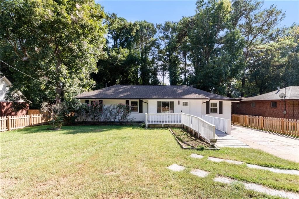 4 bedroom, 2 bathroom, 1,389 sq ft single family residence for sale at 3773 Larkspur Terrace, Decatur, GA 30032 — photo 2