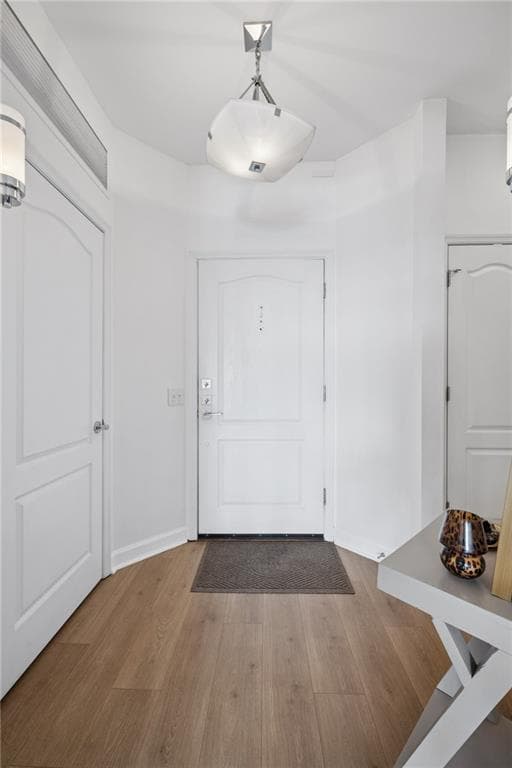 2 bedroom, 2 bathroom, 1,209 sq ft condominium for sale at 3475 Oak Valley Road 1210, Atlanta, GA 30326 — photo 7