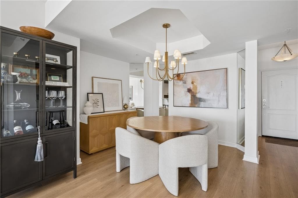 2 bedroom, 2 bathroom, 1,209 sq ft condominium for sale at 3475 Oak Valley Road 1210, Atlanta, GA 30326 — photo 9