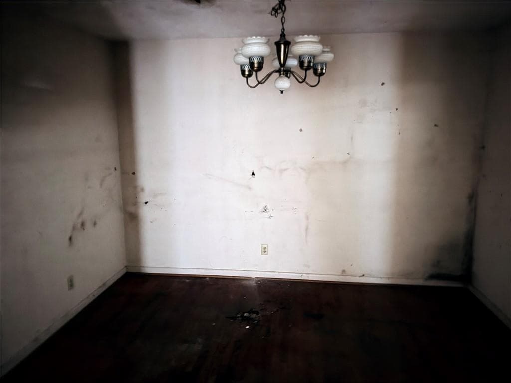 3 bedroom, 2 bathroom, 1,789 sq ft single family residence under contract at 1131 S Deshon Road, Lithonia, GA 30058 — photo 5