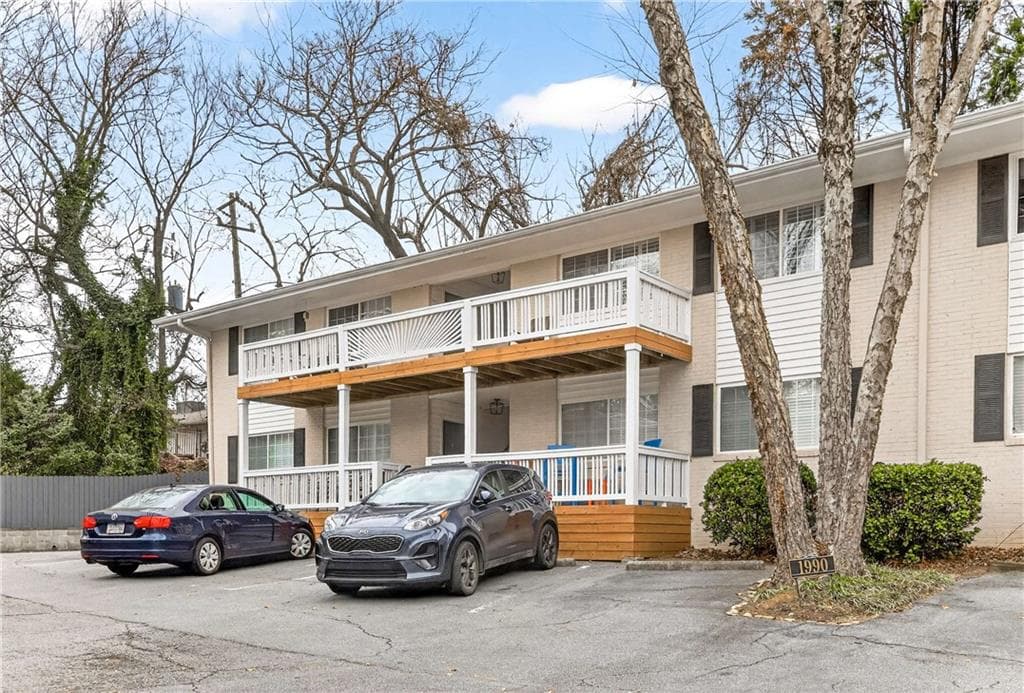 1 bedroom, 1 bathroom, 600 sq ft condominium for sale at 1990 Wellbourne Drive 7, Atlanta, GA 30324 — photo 3