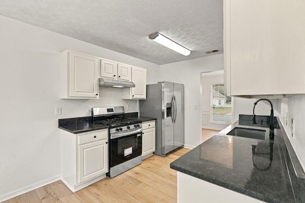 4 bedroom, 3 bathroom, 2,108 sq ft single family residence for sale at 13 Equestrian Way, Cartersville, GA 30121 — photo 9
