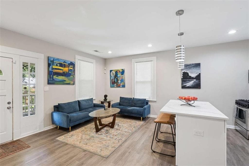 3 bedroom, 2 bathroom, 1,161 sq ft single family residence for sale at 1026 Astor Avenue, Atlanta, GA 30310 — photo 4