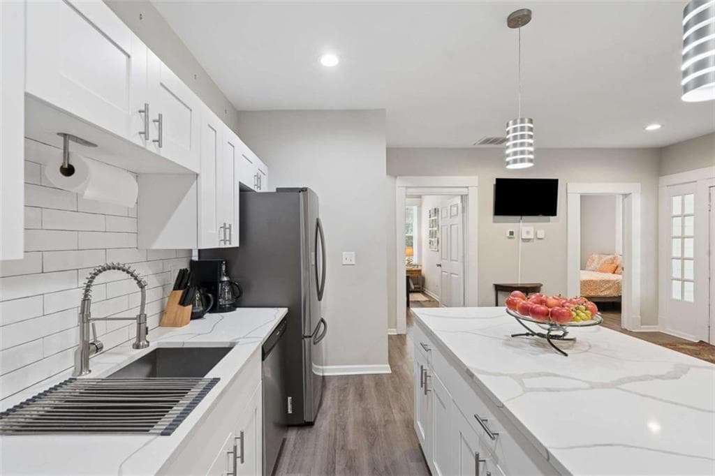 3 bedroom, 2 bathroom, 1,161 sq ft single family residence for sale at 1026 Astor Avenue, Atlanta, GA 30310 — photo 7