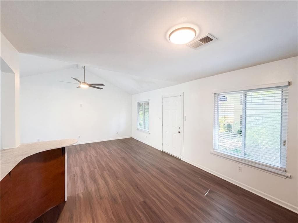 2 bedroom, 2 bathroom, 986 sq ft condominium for sale at 2725 Flintlock Place, Austell, GA 30106 — photo 8