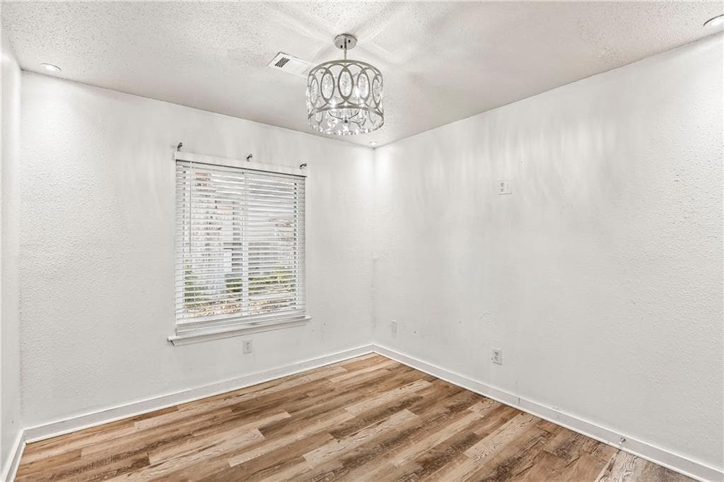 2 bedroom, 2 bathroom, 986 sq ft condominium for sale at 2725 Flintlock Place, Austell, GA 30106 — photo 9