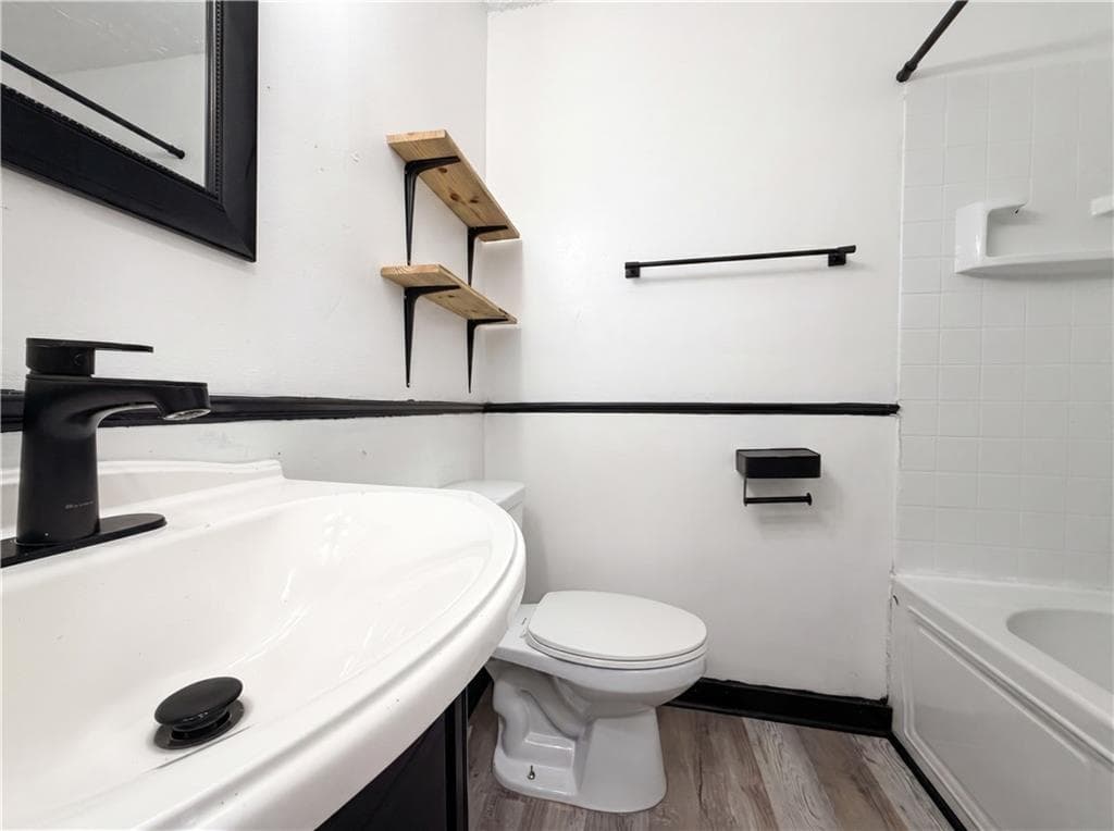 2 bedroom, 2 bathroom, 986 sq ft condominium for sale at 2725 Flintlock Place, Austell, GA 30106 — photo 10