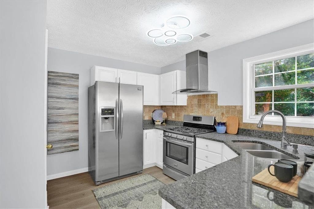 2 bedroom, 3 bathroom, 1,166 sq ft single family residence for sale at 13372 Harpley Court, Alpharetta, GA 30004 — photo 8