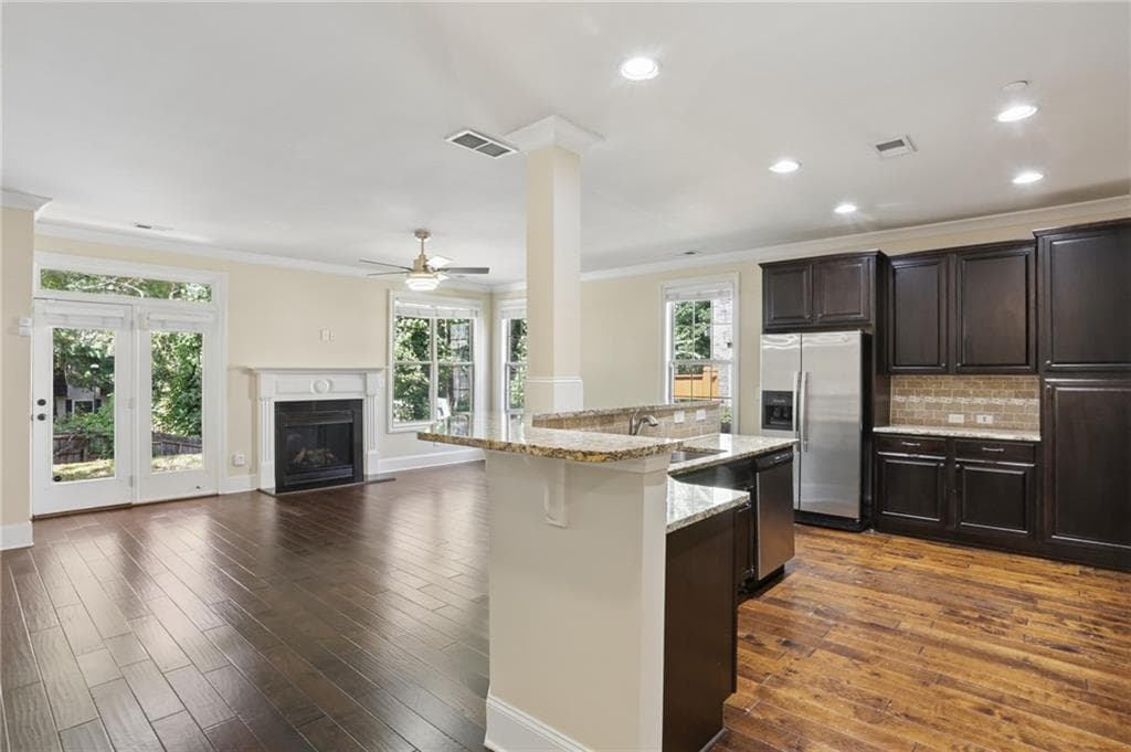 3 bedroom, 3 bathroom, 2,210 sq ft townhouse for sale at 7540 Glisten Avenue, Sandy Springs, GA 30328 — photo 3