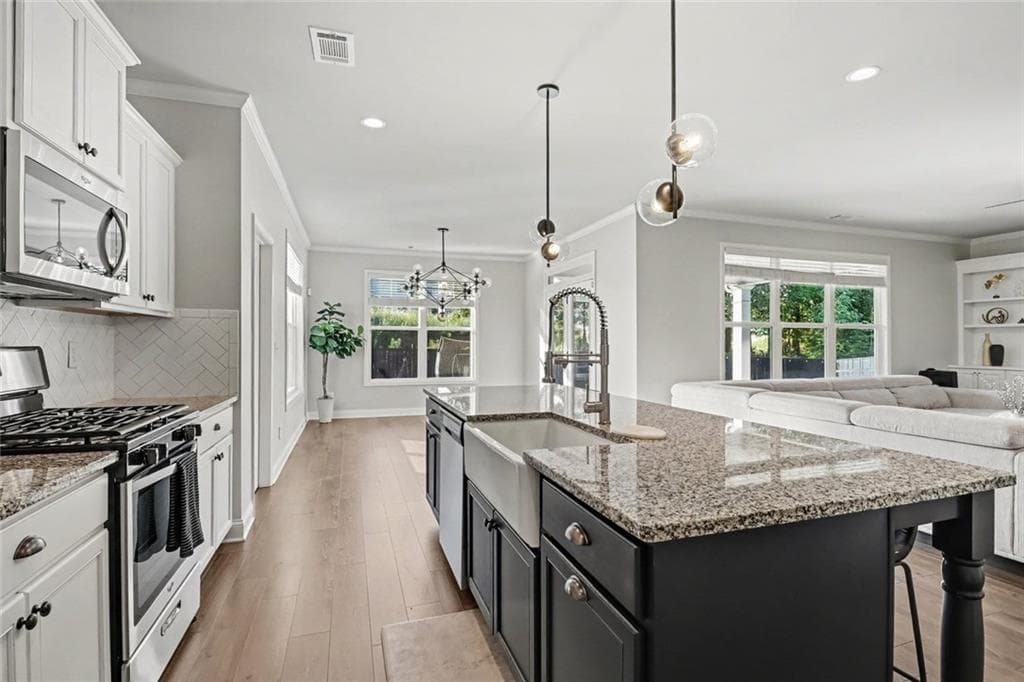 4 bedroom, 4 bathroom, 2,702 sq ft single family residence for sale at 5106 Park Haven Drive, Flowery Branch, GA 30542 — photo 6