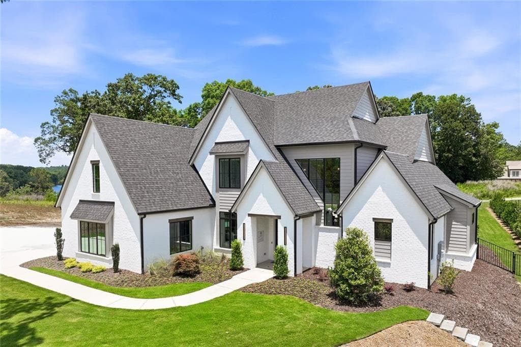 5 bedroom, 5 bathroom, 4,422 sq ft single family residence for sale at 9225 Crystal Springs Road, Gainesville, GA 30506 — photo 4