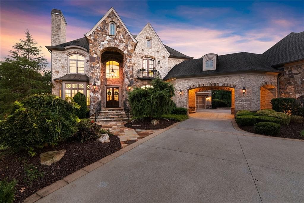 6 bedroom, 8 bathroom, 9,147 sq ft single family residence for sale at 10145 Cedar Ridge Drive, Milton, GA 30004 — photo 3