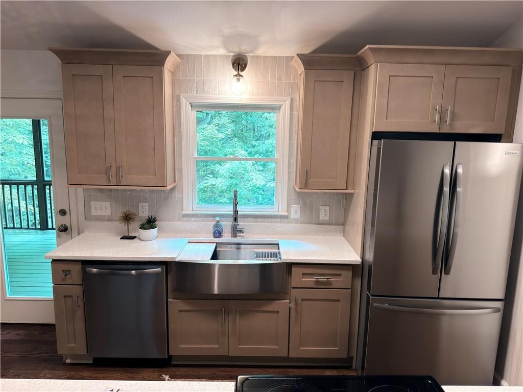 4 bedroom, 3 bathroom, 2,333 sq ft single family residence for sale at 167 Trout Lily Trail, Jasper, GA 30143 — photo 5