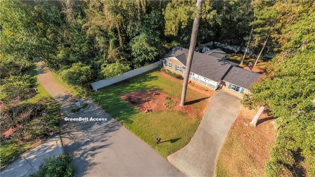 3 bedroom, 2 bathroom, 2,887 sq ft single family residence for sale at 113 Amy Lane, Carrollton, GA 30117 — photo 2