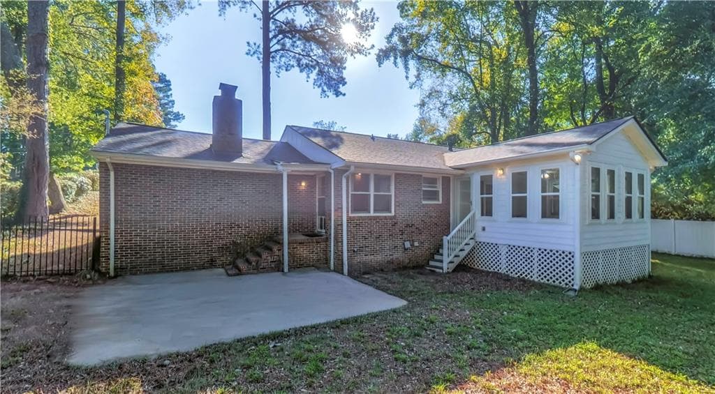 3 bedroom, 2 bathroom, 2,887 sq ft single family residence for sale at 113 Amy Lane, Carrollton, GA 30117 — photo 4