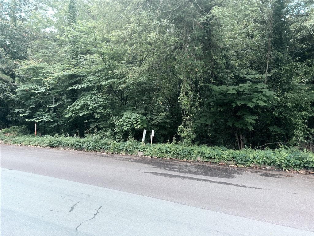 single family residence for sale at 2884 Redwine Road, Atlanta, GA 30344 — photo 2