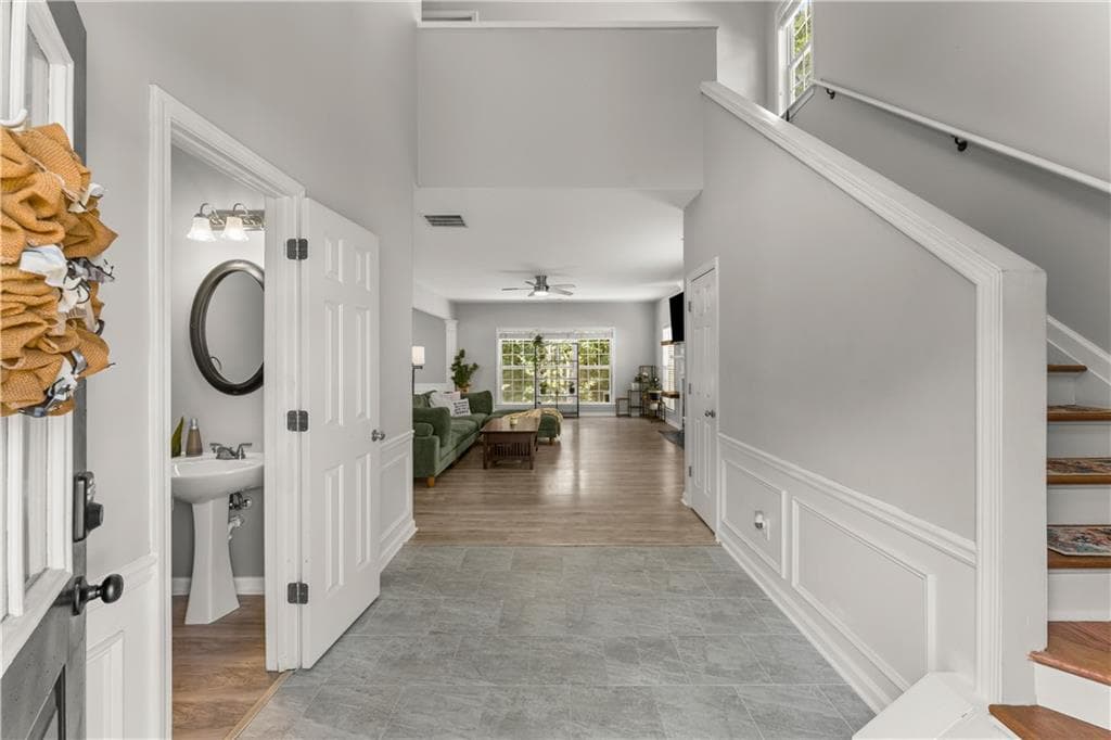 3 bedroom, 3 bathroom, 2,332 sq ft single family residence for sale at 6010 Foxberry Lane, Roswell, GA 30075 — photo 4