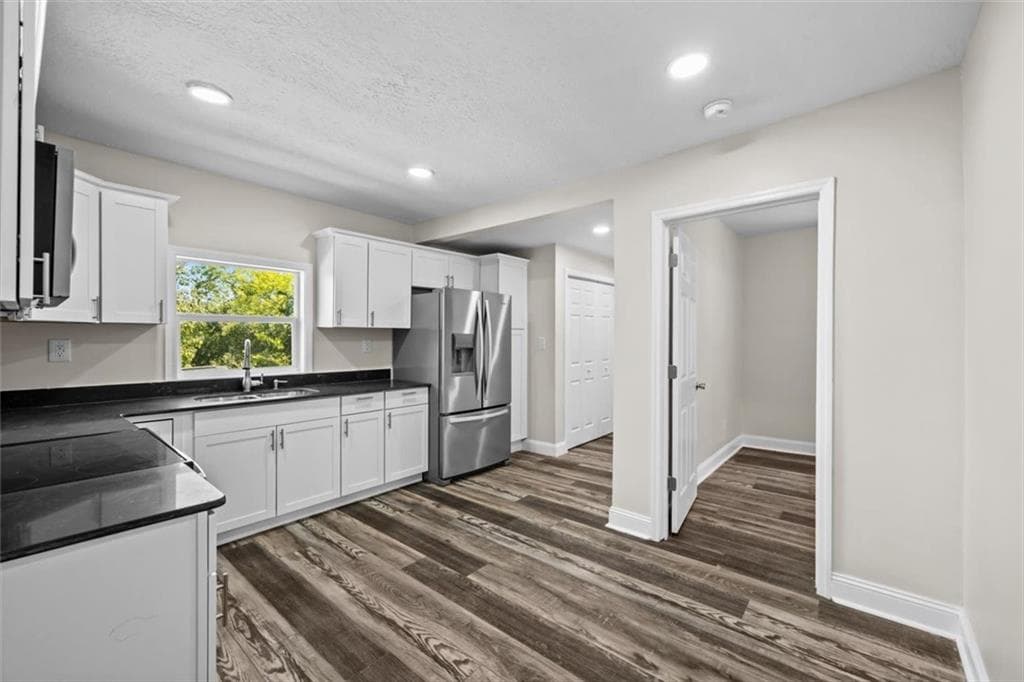 3 bedroom, 2 bathroom, 1,160 sq ft single family residence for sale at 809 W Crawford Street, Dalton, GA 30720 — photo 10