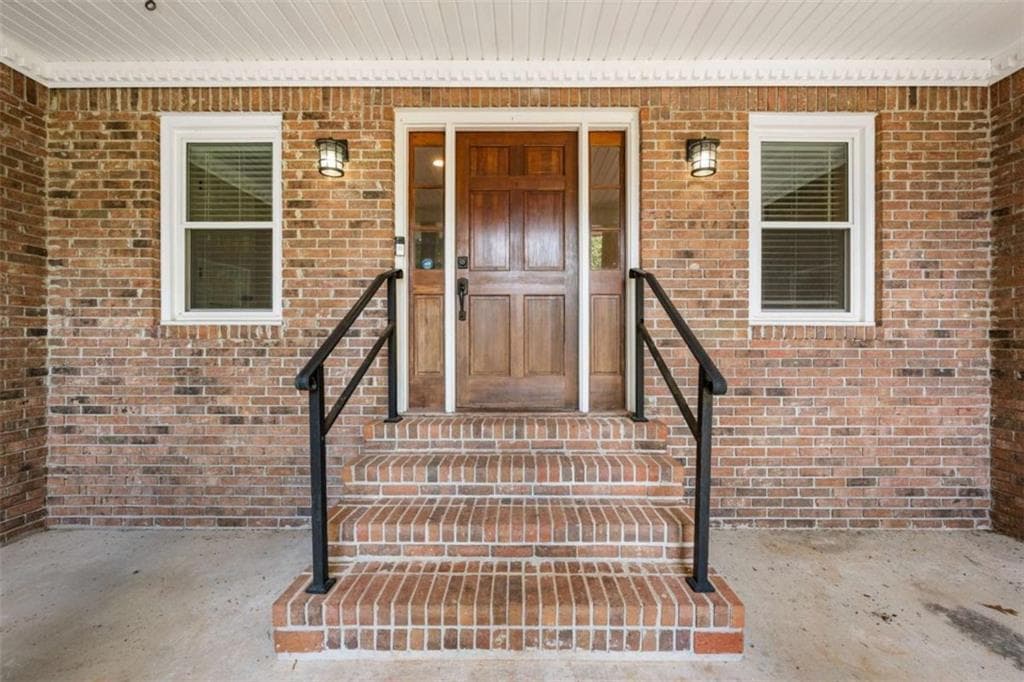 3 bedroom, 2 bathroom, 2,362 sq ft single family residence for sale at 219 Darwish Drive, Mcdonough, GA 30252 — photo 3