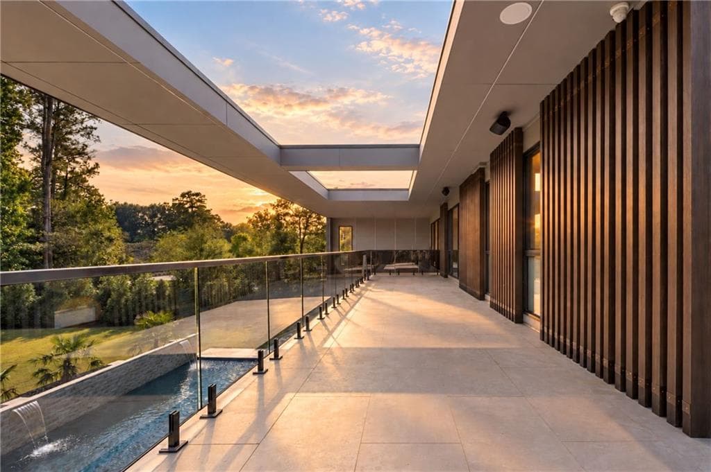 6 bedroom, 8 bathroom, 10,214 sq ft single family residence for sale at 521 Fairgreen Lane, Marietta, GA 30068 — photo 4