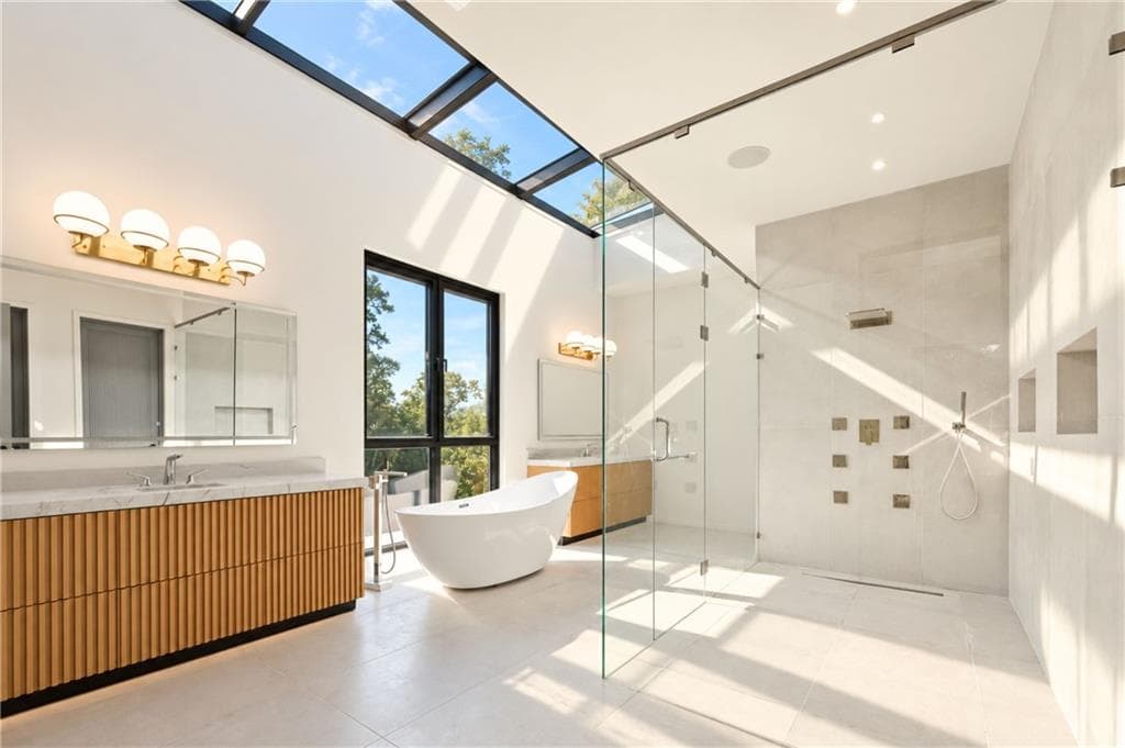 6 bedroom, 8 bathroom, 10,214 sq ft single family residence for sale at 521 Fairgreen Lane, Marietta, GA 30068 — photo 10