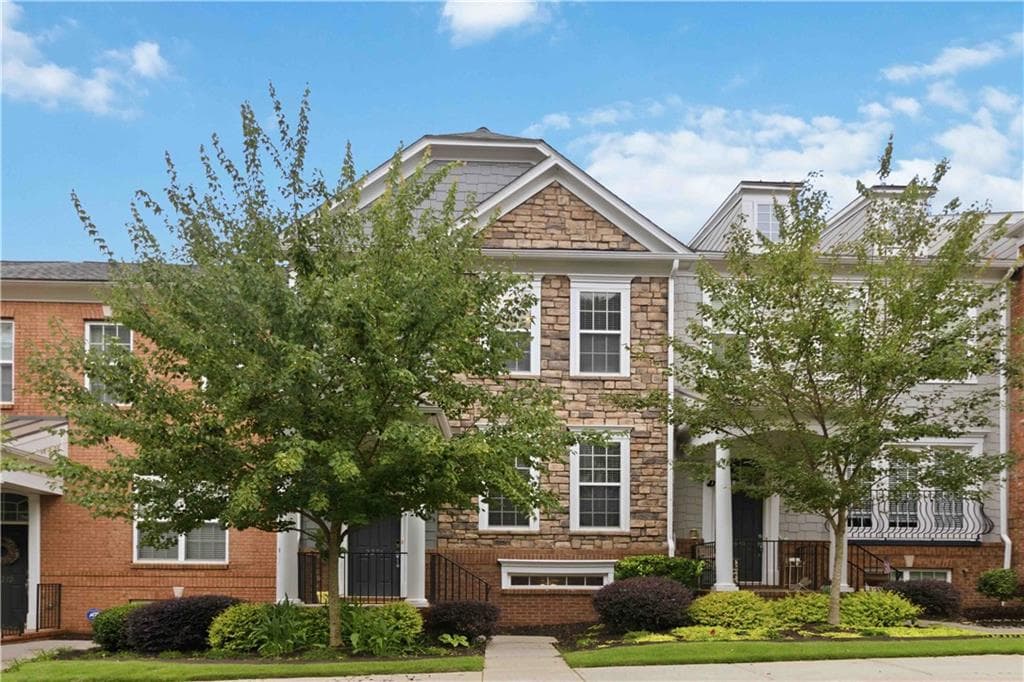 3 bedroom, 4 bathroom, 1,845 sq ft townhouse for sale at 2274 Limehurst Drive, Atlanta, GA 30319 — photo 3