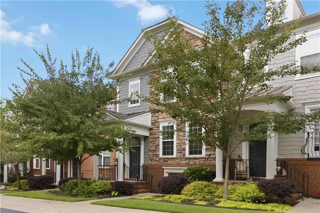 3 bedroom, 4 bathroom, 1,845 sq ft townhouse for sale at 2274 Limehurst Drive, Atlanta, GA 30319 — photo 4