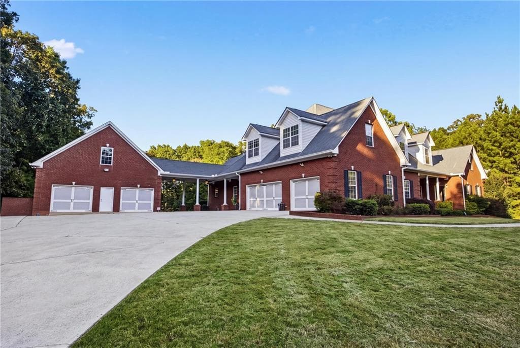 7 bedroom, 6 bathroom, 5,566 sq ft single family residence for sale at 312 Fields Road, Mcdonough, GA 30253 — photo 3
