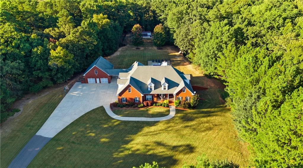 7 bedroom, 6 bathroom, 5,566 sq ft single family residence for sale at 312 Fields Road, Mcdonough, GA 30253 — photo 4