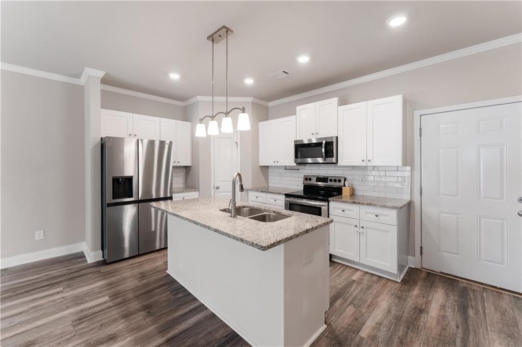 3 bedroom, 3 bathroom, 1,732 sq ft townhouse for sale at 4401 Fulson Drive, Lilburn, GA 30047 — photo 5