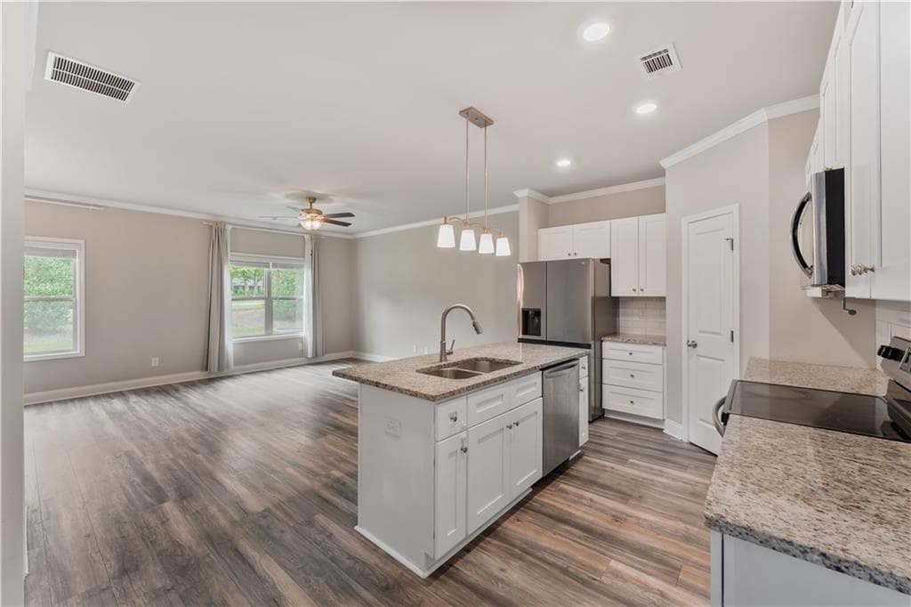 3 bedroom, 3 bathroom, 1,732 sq ft townhouse for sale at 4401 Fulson Drive, Lilburn, GA 30047 — photo 7