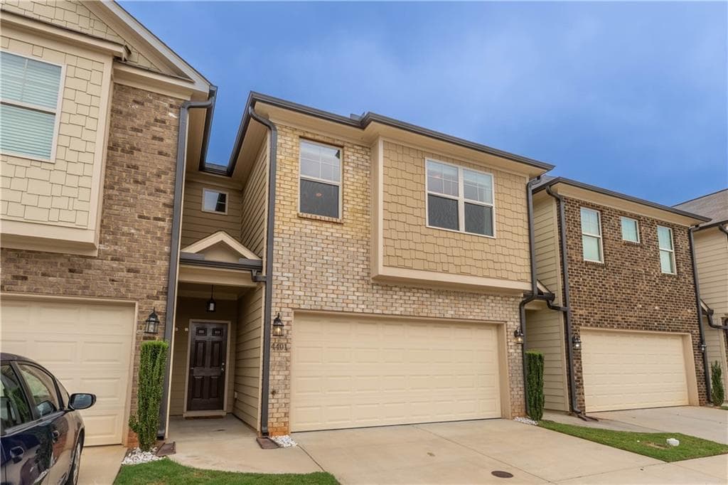 3 bedroom, 3 bathroom, 1,732 sq ft townhouse for sale at 4401 Fulson Drive, Lilburn, GA 30047 — photo 2