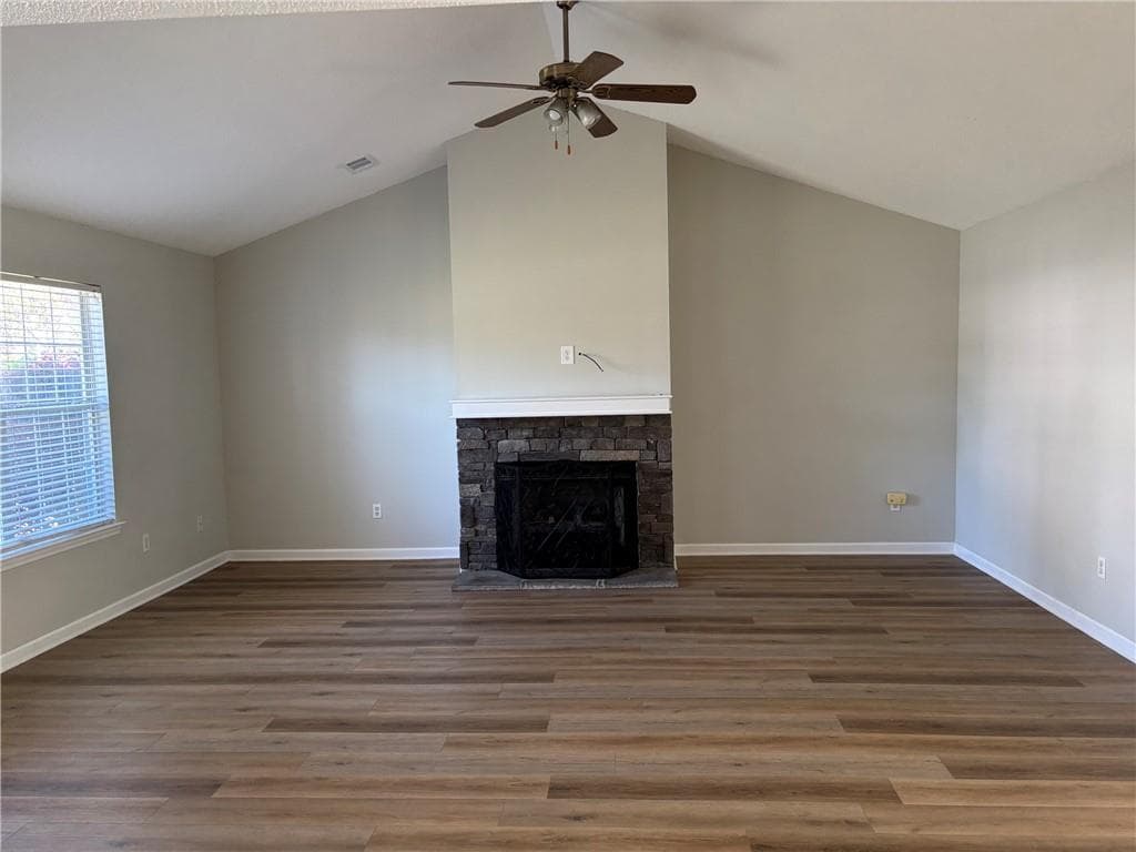 3 bedroom, 2 bathroom, 1,907 sq ft single family residence for rent at 331 Wildwood Circle, Calhoun, GA 30701 for $1,900 a month — photo 2