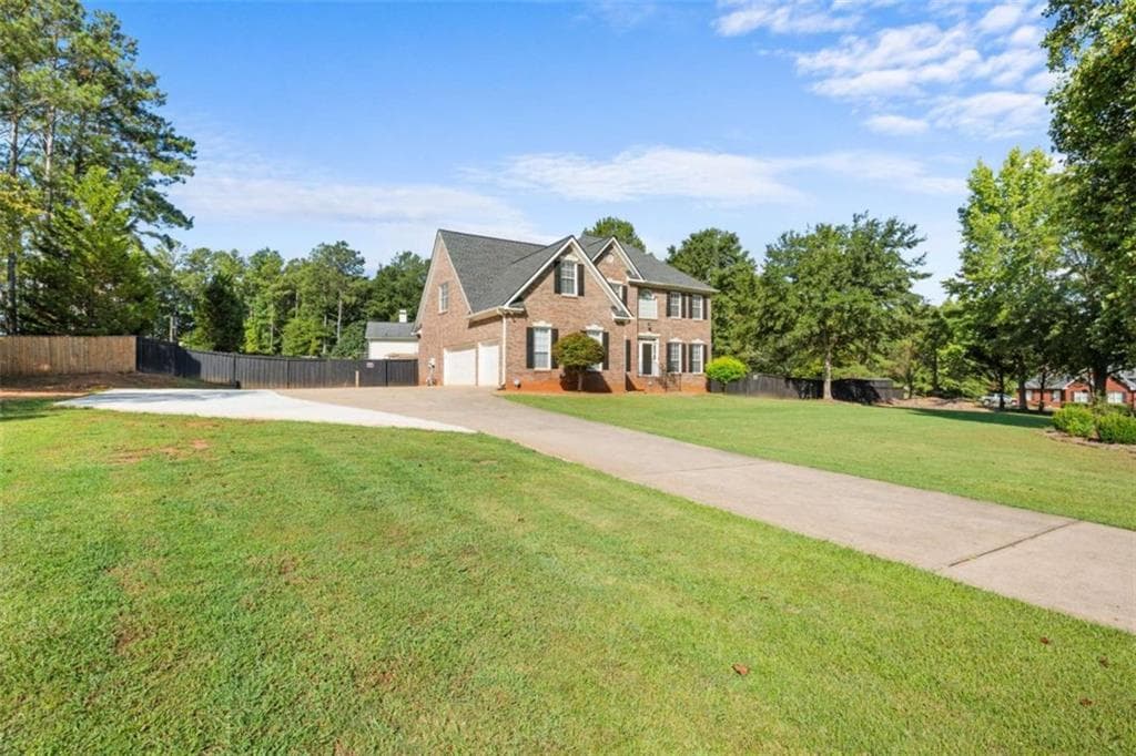 4 bedroom, 3 bathroom, 3,008 sq ft single family residence for sale at 207 Arthur Drive, Mcdonough, GA 30252 — photo 2