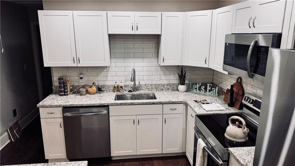 3 bedroom, 2 bathroom, 1,321 sq ft single family residence for sale at 2443 Abner Place, Atlanta, GA 30318 — photo 7