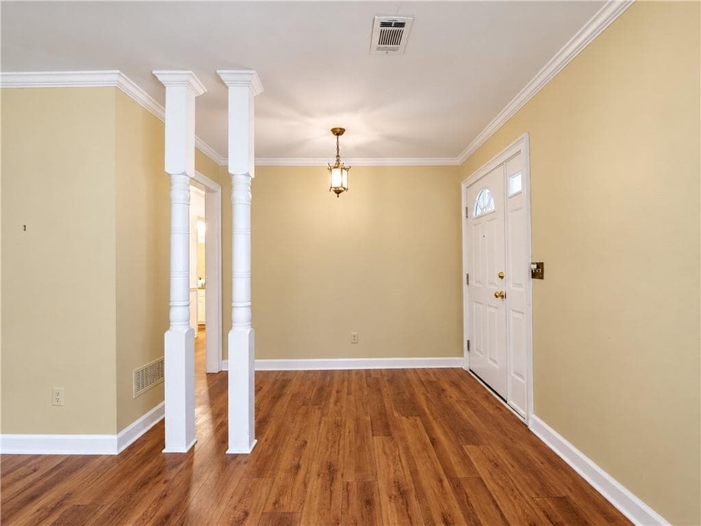 3 bedroom, 2 bathroom, 1,690 sq ft single family residence for sale at 412 Ben Avenue, Lilburn, GA 30047 — photo 2